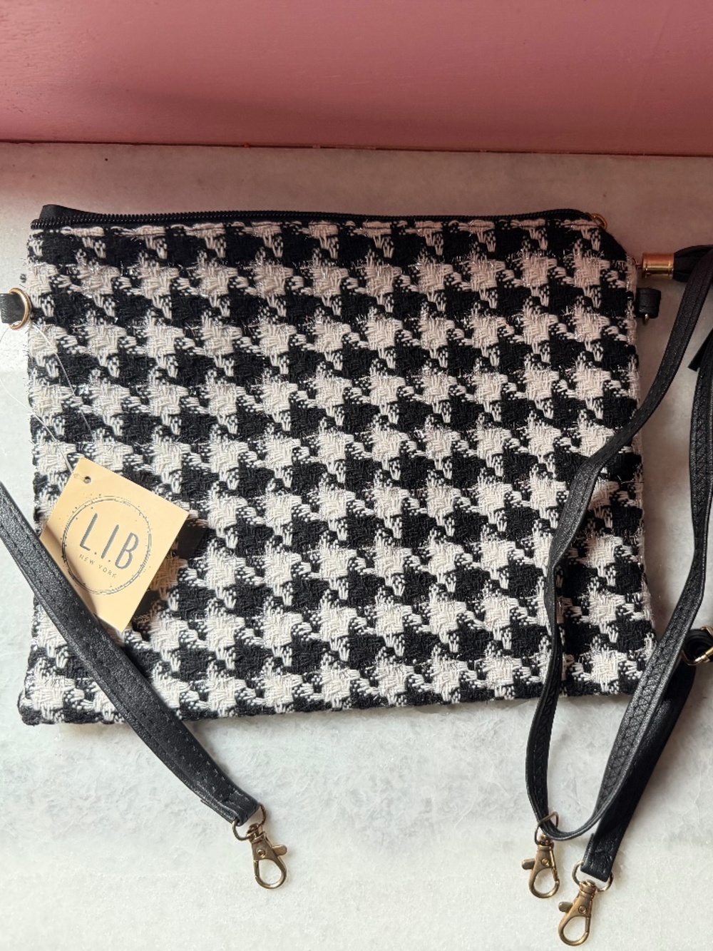 Houndstooth Purse with multiple straps NWT❤️
